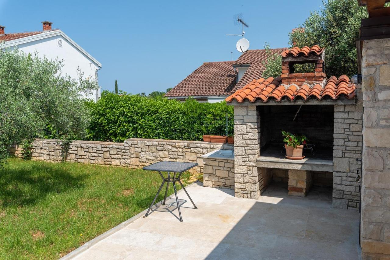 Hope - With Shared Pool Guest house Porec